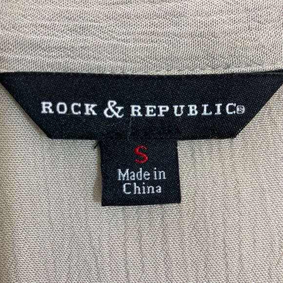 Rock & Republic button front shirt, ladies small relaxed fit gray ombre crinkle - Picture 6 of 8